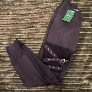 HALARA Black Leggings with Belt Detail